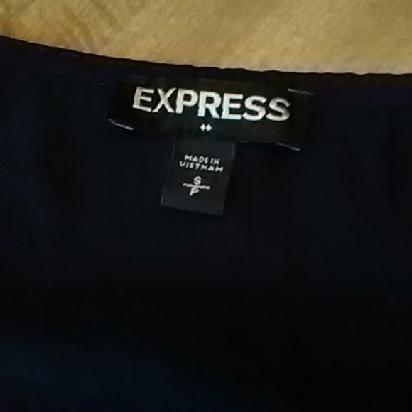 Limited black ruffled dress - Picture 3 of 3